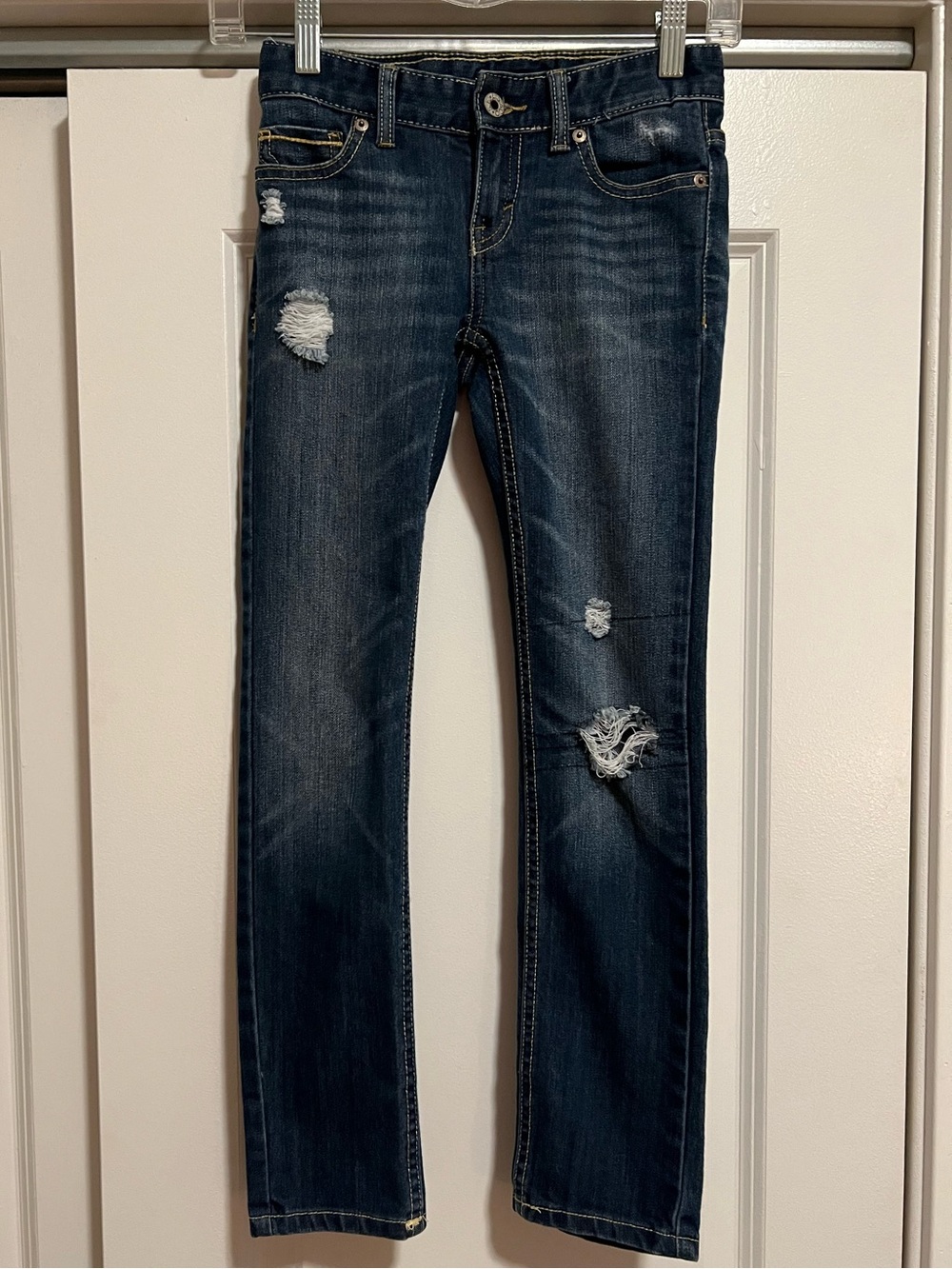 Levi’s Distressed Boyfriend Jeans Girls Size 7 Reg Adjustable Waist Blue Denim